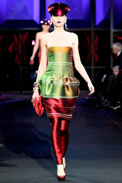 Look 15